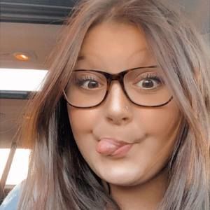 Meet your Posher, Leyah